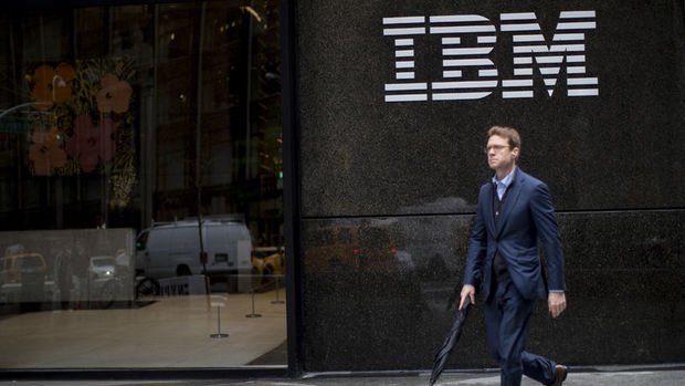 IBM'in üçüncü çeyrekte net karı ve geliri azaldı