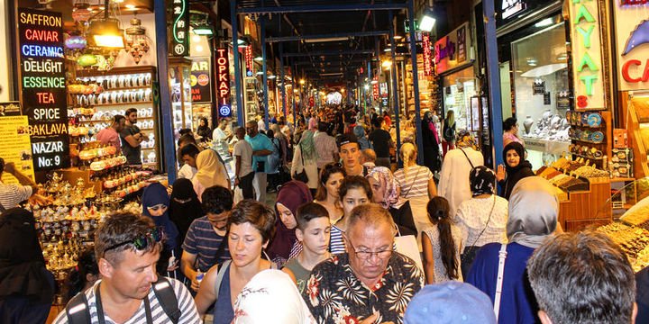 Hizmet ve perakende sektörü güven endeksi azaldı, inşaat arttı