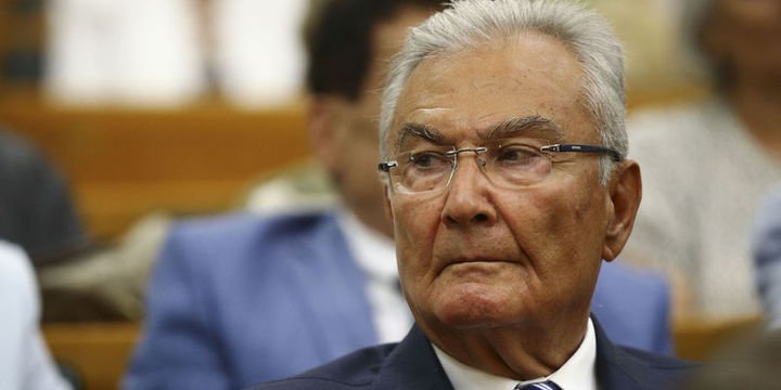 Baykal komadan çıkış belirtileri gösteriyor