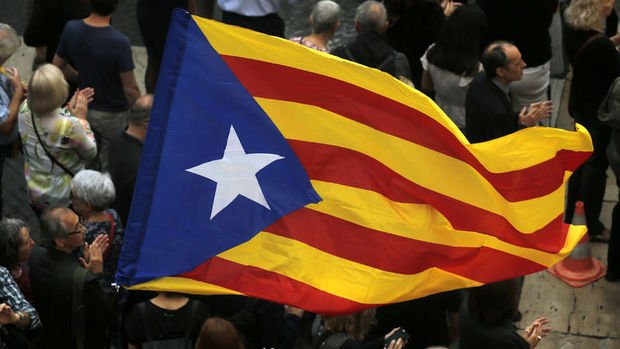 İspanya mahkemesinden Katalan bakanlar hakkında tutuklama kararı