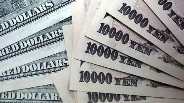 Dolar/yen Kuroda'nın genişleme desteğiyle 7 ayın zirvesinde