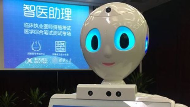 Çinli robot tıp sınavından geçti