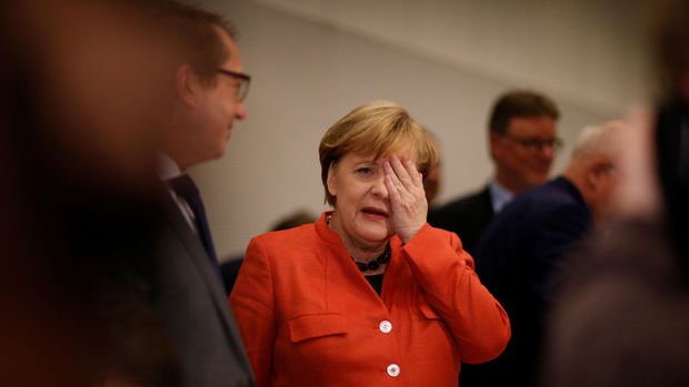 Merkel: Azınlık hükümetindense erken seçimi tercih ederim