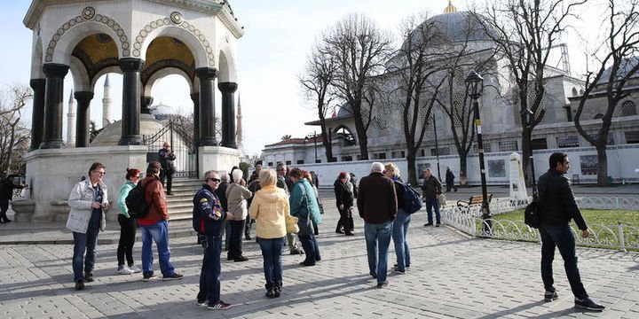 Turistler en çok Antalya ve İstanbul