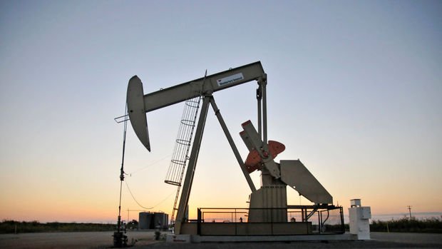 Petrol Libya'da üretimin azalmasından destek buldu