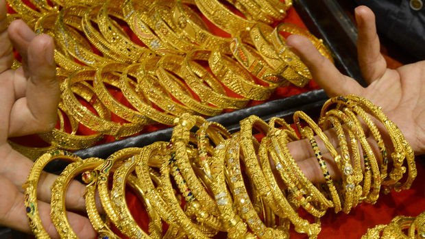 Altının kilogramı 156 bin 900 liraya geriledi