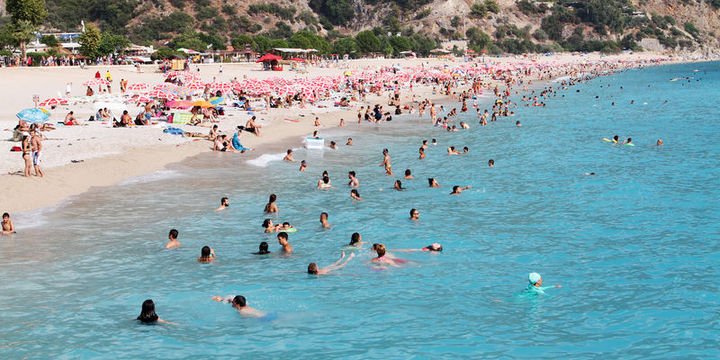 İç turizmde hedef 10 milyon kişiye tatil yaptırmak