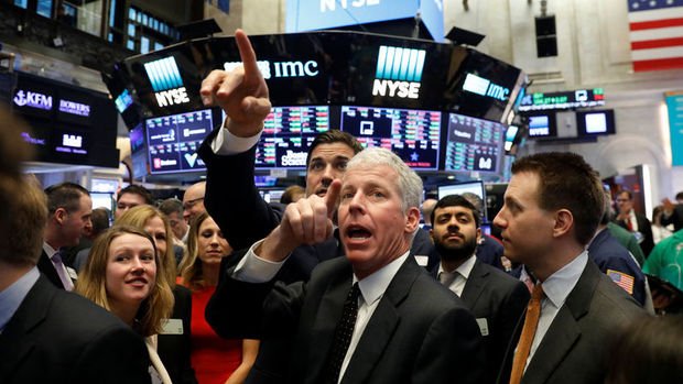 Dow Jones tarihinde ilk kez 26 bini aştı 