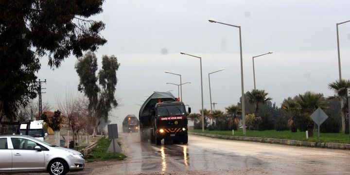 Suriye sınırına tank sevkiyatı