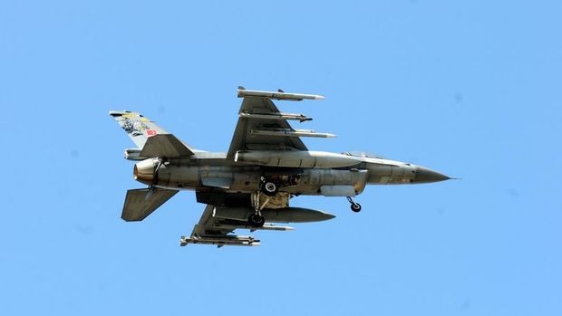 Türk savaş uçakları Afrin'de PYD hedeflerini vuruyor
