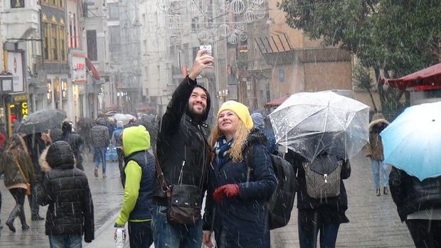 İstanbul'da kar yağışının devam etmesi bekleniyor 