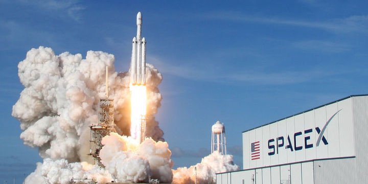 SpaceX dünyanın en güçlü roketi Falcon Heavy