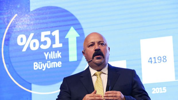 Turkcell'in net karı % 52 artışla 2,4 milyar lira oldu