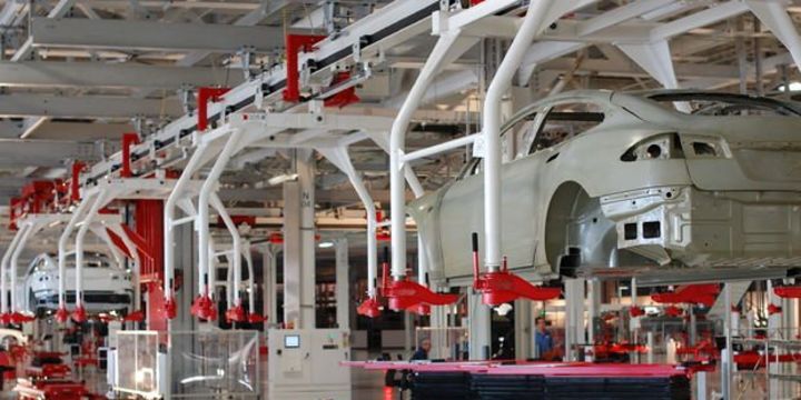 Tesla 4 gün kontak kapattı
