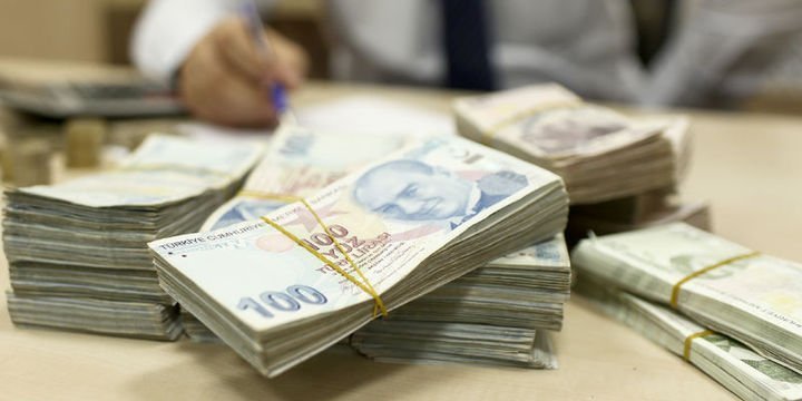 Hazine 2,7 milyar lira borçlandı