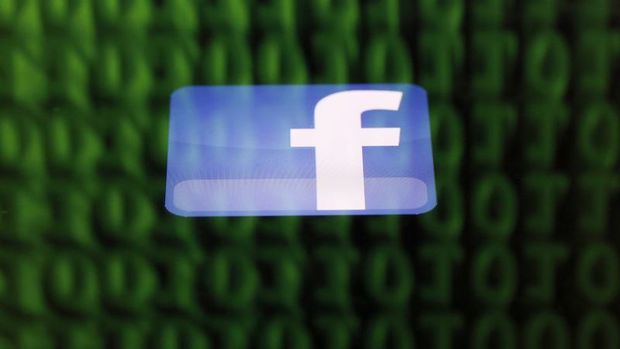 Trump'ın seçim kampanyasını yürüten şirket Facebook'tan veri çalmakla suçlanıyor