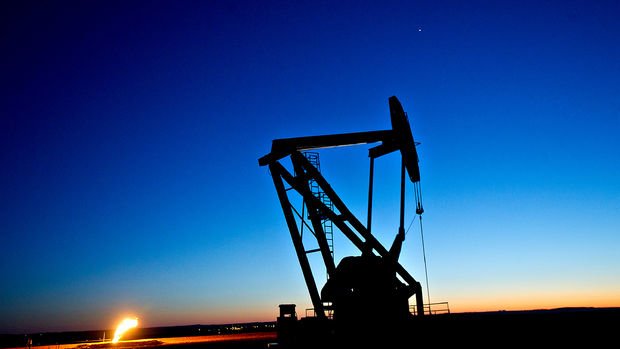 Martta küresel petrol üretimi azaldı