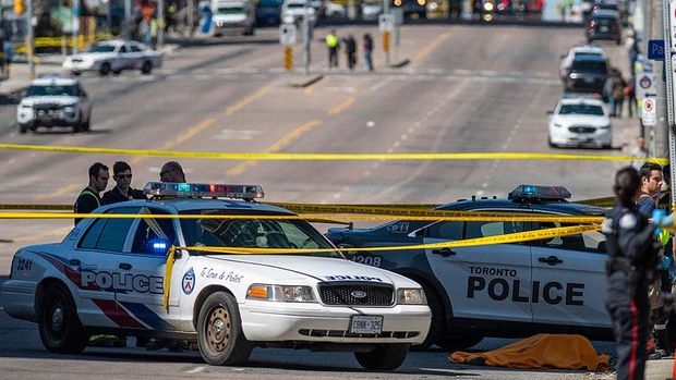 Toronto'da araç yayaların arasına girdi: 9 ölü