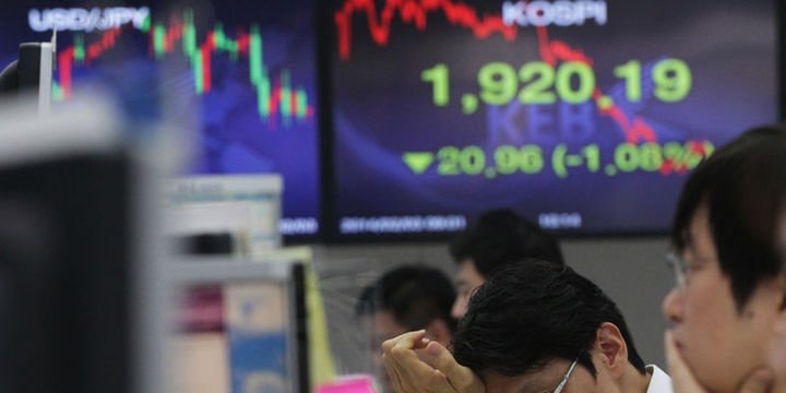 Asya para birimleri ve tahvilleri yükselen dolarla düştü