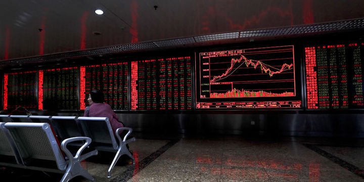 Küresel Piyasalar: Dolar dikkatlerin dış ticarete çevrilmesi ile düştü, hisseler geriledi