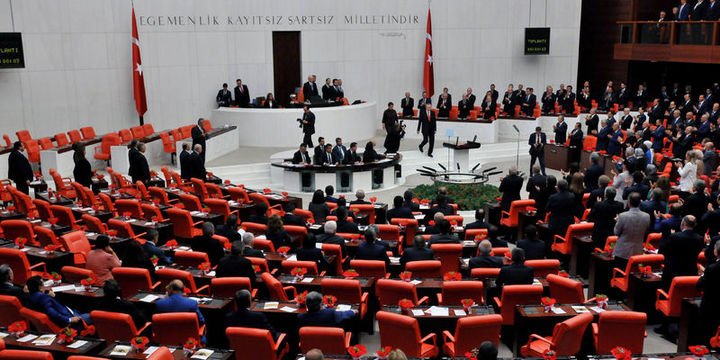 "Borçlara yapılandırma, emekliye ikramiye" tasarısı TBMM