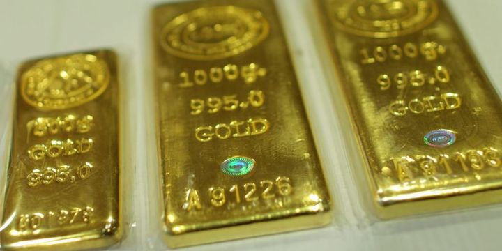 Altın dolar ve ABD faizlerinin baskısı altında