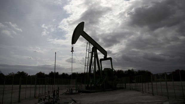Petrol ABD stoklarındaki düşüşle kazançlarını korudu