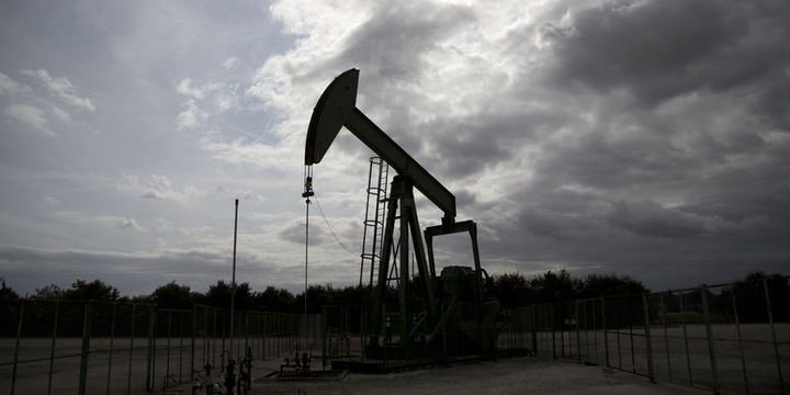 Petrol ABD stoklarındaki düşüşle kazançlarını korudu