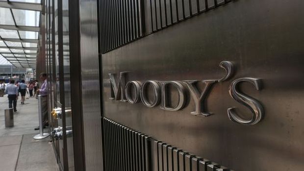 Moody's 17 Türk Bankası'nın notunu düşürdü