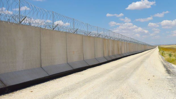 Suriye sınırına 564 km'lik duvar örüldü