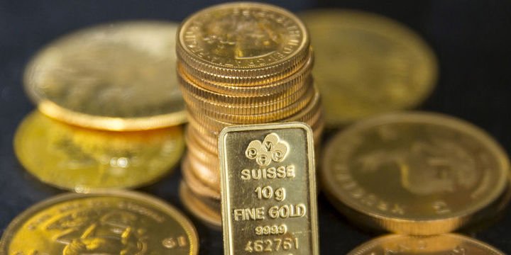 Altın güçlenen dolar ile 6 ayın en düşüğüne indi