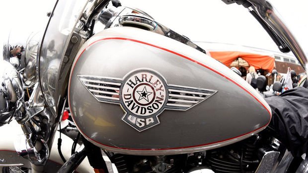 Trump Harley-Davidson'ı AB'ye teslim olmakla eleştirdi