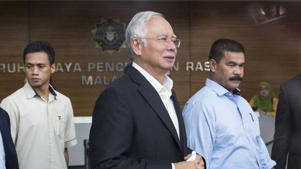 Malezya'da eski başbakan gözaltına alındı