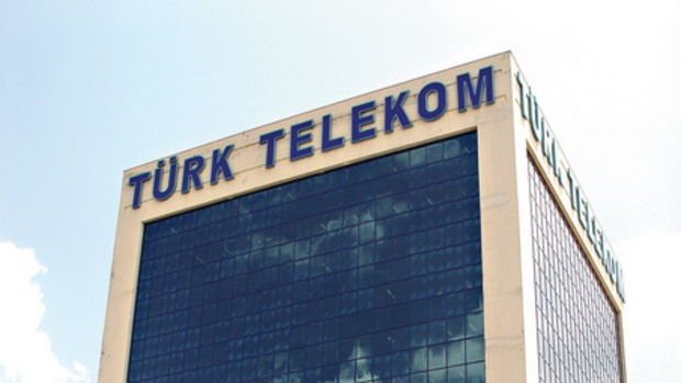 Akbank,Garanti ve İş Bankası Türk Telekom'un yüzde 55'ini almak için başvurdu