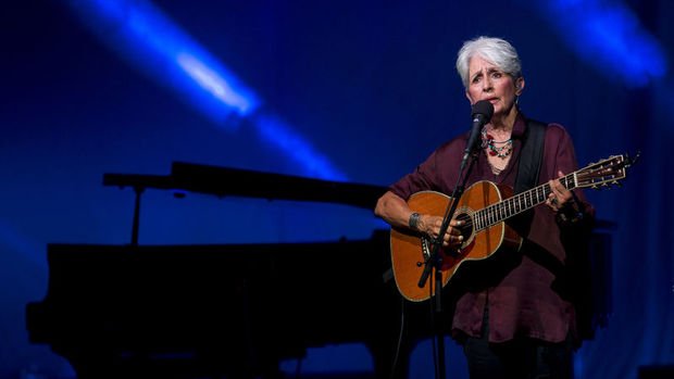 Joan Baez İstanbul'da son kez konser verdi