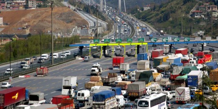 Köprü ve otoyol gelirleri ilk yarıda 883.9 milyon lira oldu