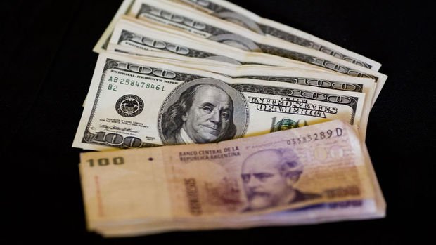 Arjantin pesosu Mayıs'tan bu yana en hızlı düşüşünü gerçekleştirdi