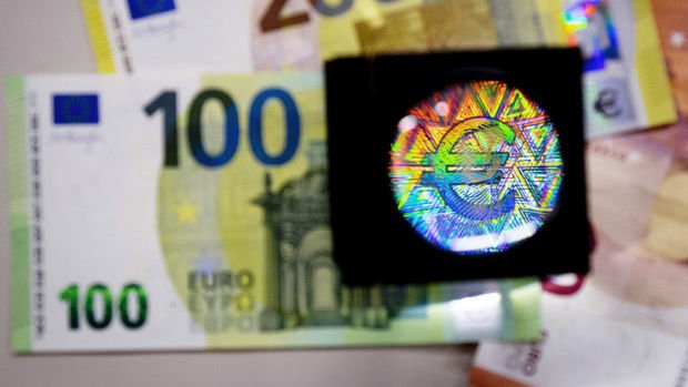 AMB, yeni 100 ve 200'lük euro banknotları tanıttı