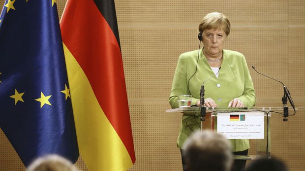 Merkel'den Brexit açıklaması: Yakın işbirliğinin olabileceği bir çıkış diliyorum