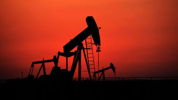Rusya'nın petrol üretiminin rekor seviyeye çıktığı kaydedildi