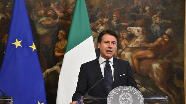 İtalya Başbakanı: Euro bizim paramız, bunun geri dönüşü yok