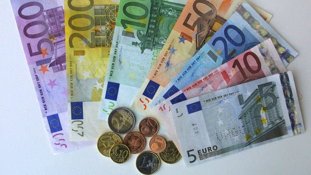 Euro 6 haftanın düşüğünden sıçradı
