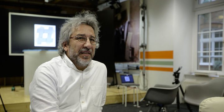 Can Dündar ve İlhan Tanır hakkında kırmızı bülten