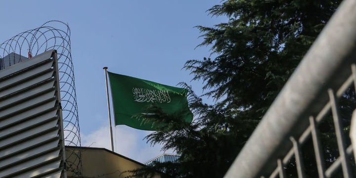 Konutu aranacak olan Suudi konsolos ülkesine döndü