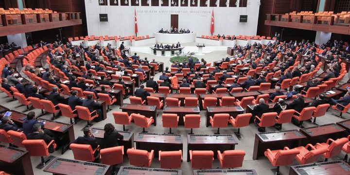 Emeklilikte yaş önergesi reddedildi