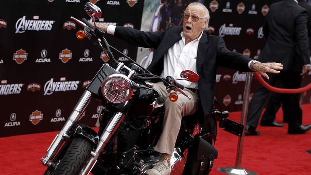 Marvel Comics'in babası Stan Lee hayatını kaybetti