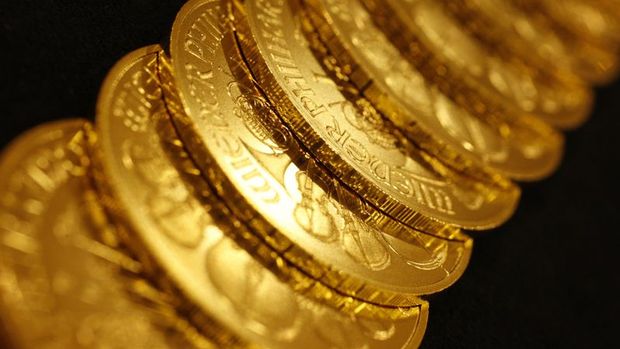 Altın hisse senetlerindeki düşüş ile değer kazandı