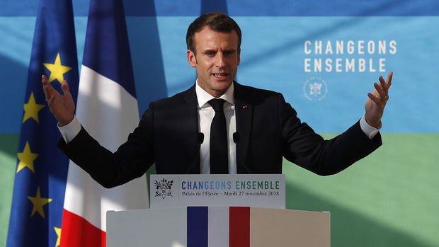 Macron akaryakıt vergilerini 3 ayda bir revize edecek