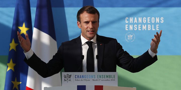 Macron akaryakıt vergilerini 3 ayda bir revize edecek