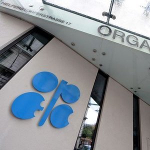 DELEGELER: OPEC ÜRETİMİN 1,2 MİLYON VARİL KISILMASI KONUSUNDA ANLAŞTI